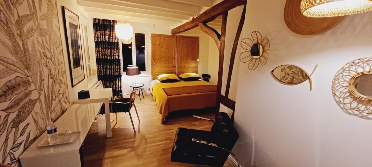 Lin Et L'Hote Preaux Exteriör bild