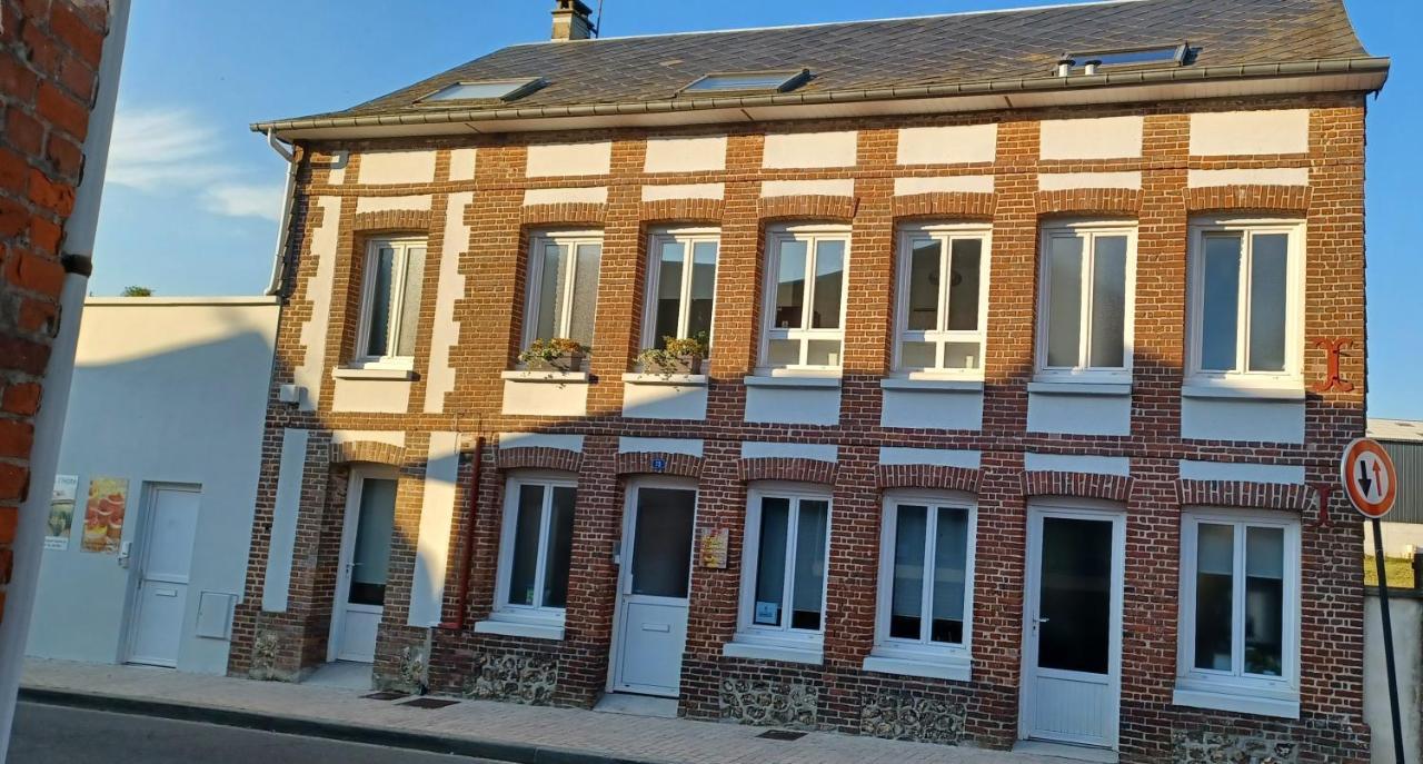 Lin Et L'Hote Preaux Exteriör bild